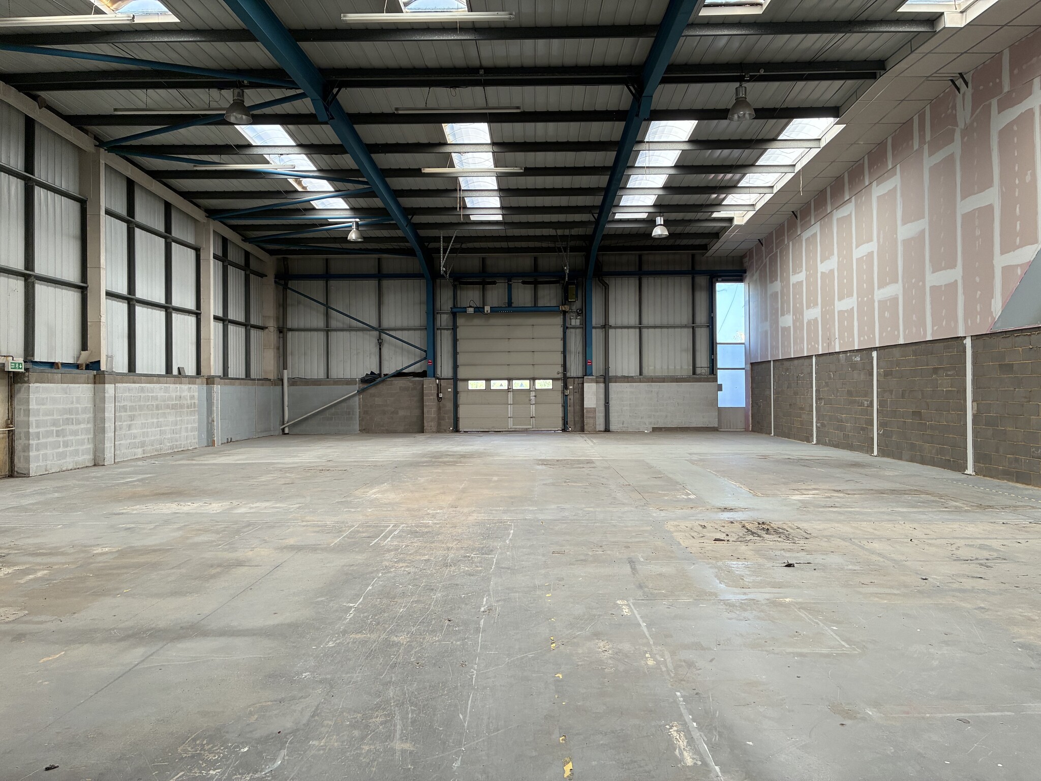 Snowdon Dr, Milton Keynes to rent Interior Photo- Image 1 of 1