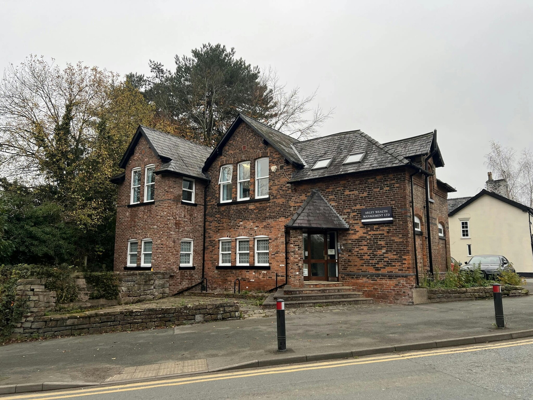 35 Church Rd, Lymm to rent Building Photo- Image 1 of 7