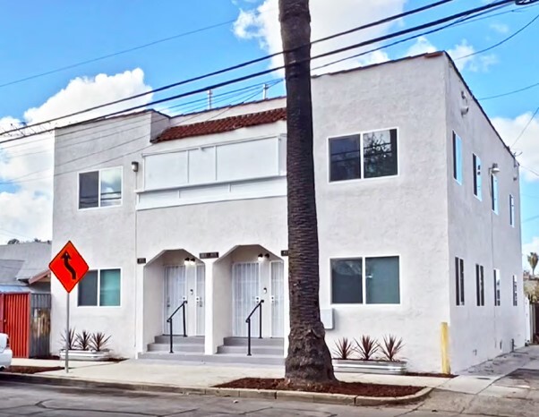 411 E Burnett St, Long Beach, CA for sale - Building Photo - Image 1 of 1