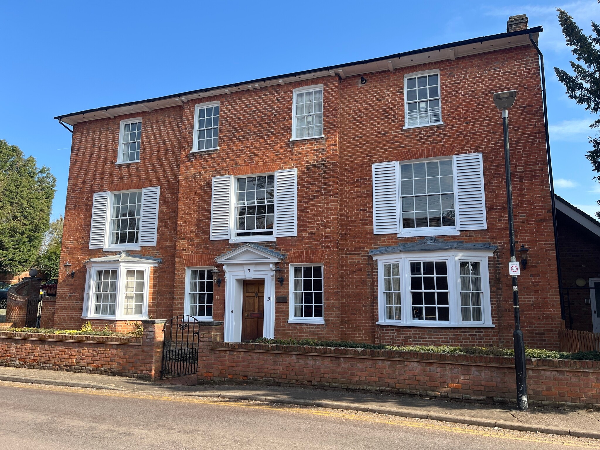 3 Codicote Rd, Welwyn to rent Building Photo- Image 1 of 7