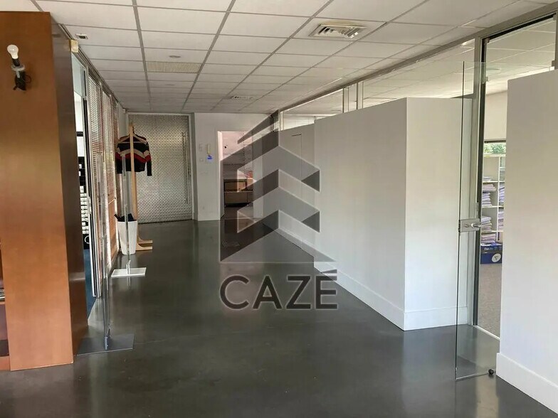 Office in Lormont to rent - Interior Photo - Image 3 of 11