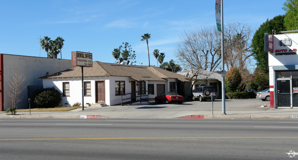 6945-6947 Van Nuys Blvd, Van Nuys, CA for rent - Primary Photo - Image 2 of 3