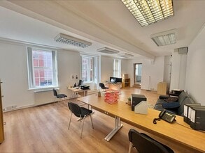 1-2 Baillie St, Rochdale to rent Interior Photo- Image 1 of 6