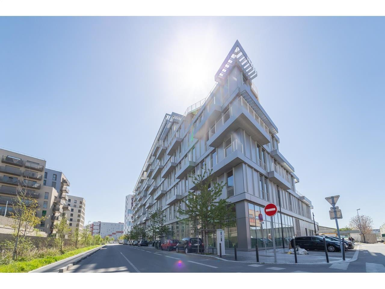 36 Avenue Amilcar Cabral, Saint-Denis to rent Building Photo- Image 1 of 11