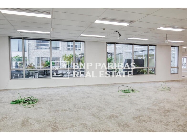 163 Quai Aulagnier, Asnières-sur-Seine to rent - Building Photo - Image 2 of 15