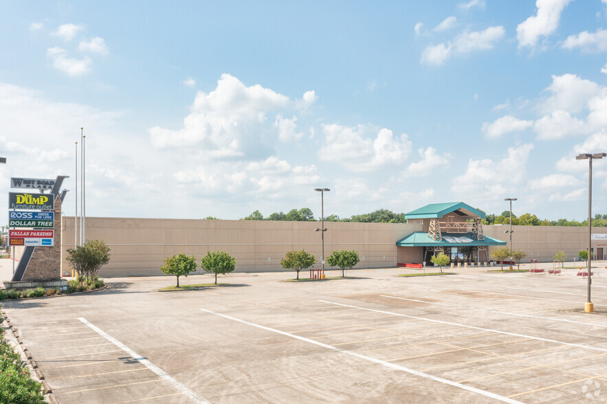 10241 N I-45, Houston, TX for rent - Building Photo - Image 3 of 11