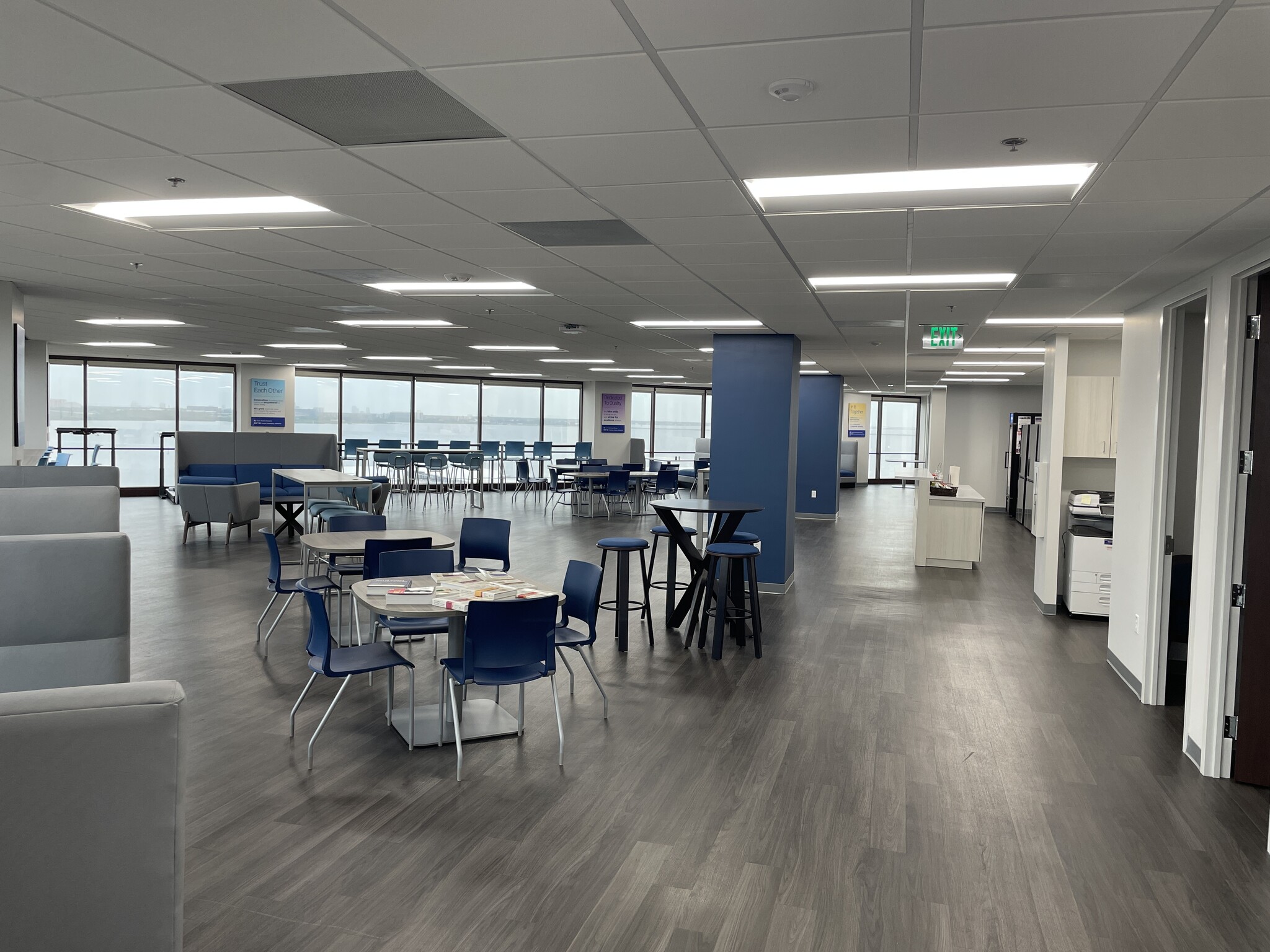 7650 W Courtney Campbell Cswy, Tampa, FL to rent Interior Photo- Image 1 of 10