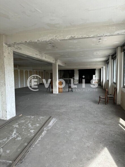 Office in Montreuil to rent - Interior Photo - Image 1 of 2