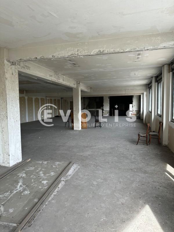 Office in Montreuil to rent Interior Photo- Image 1 of 3