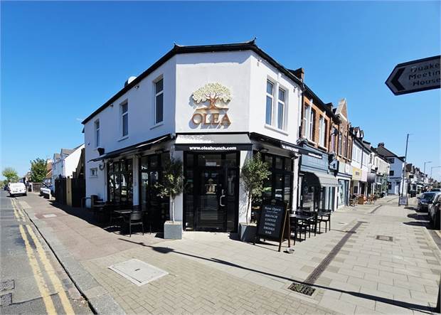 125 Leigh Rd, Leigh On Sea to rent Building Photo- Image 1 of 10