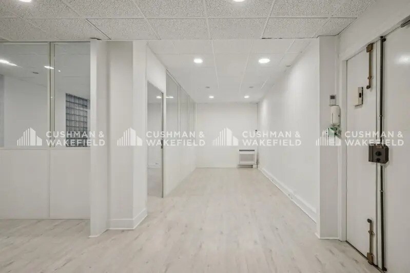 98 Route De La Reine, Boulogne-Billancourt to rent - Interior Photo - Image 3 of 6