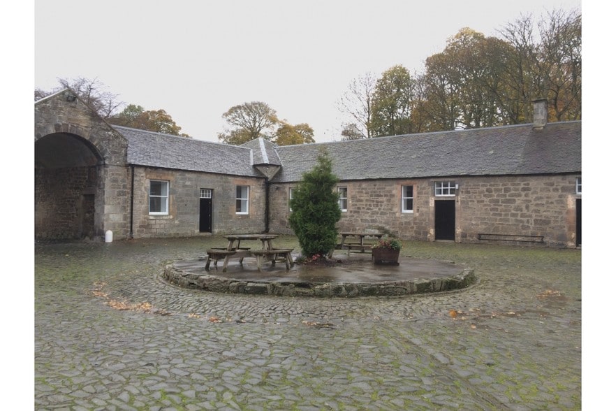 52-52A Mortonhall Gate, Edinburgh for sale - Primary Photo - Image 1 of 1