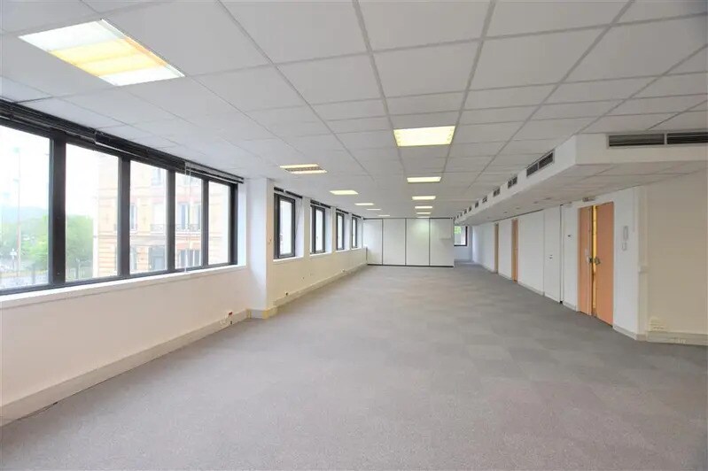Office in Charenton-le-Pont to rent - Building Photo - Image 3 of 8