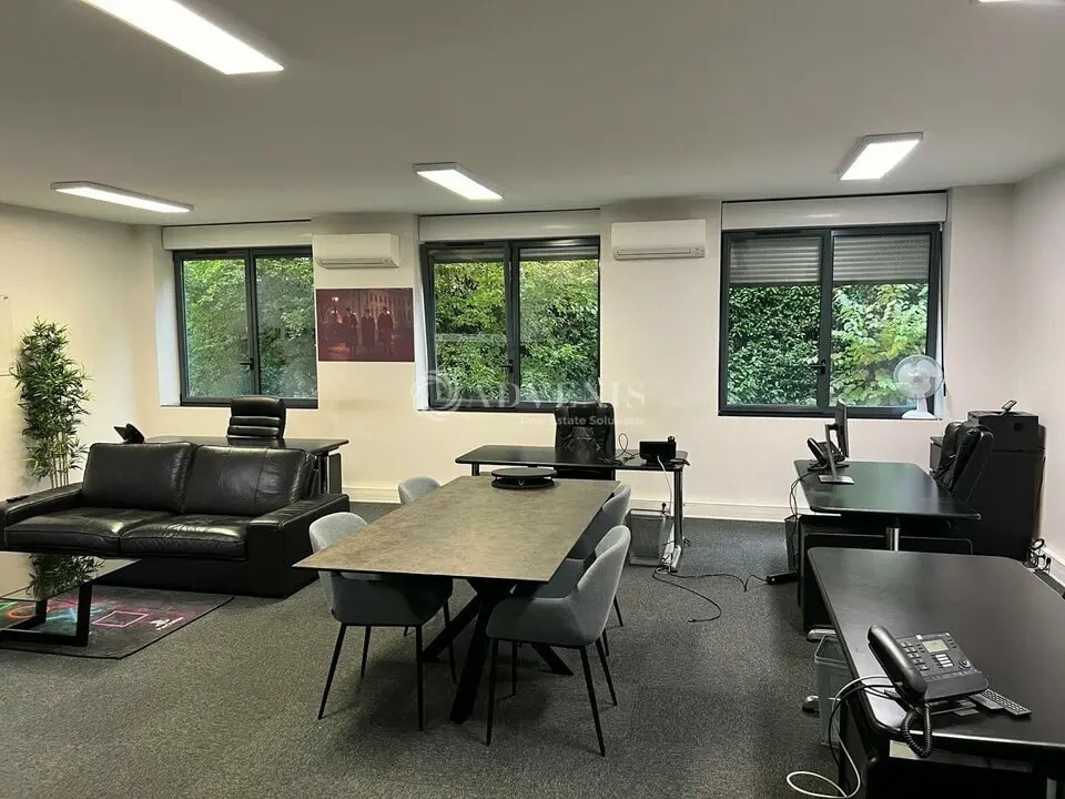 Vente Bureaux 42 m² à 77 m² - Photo 1