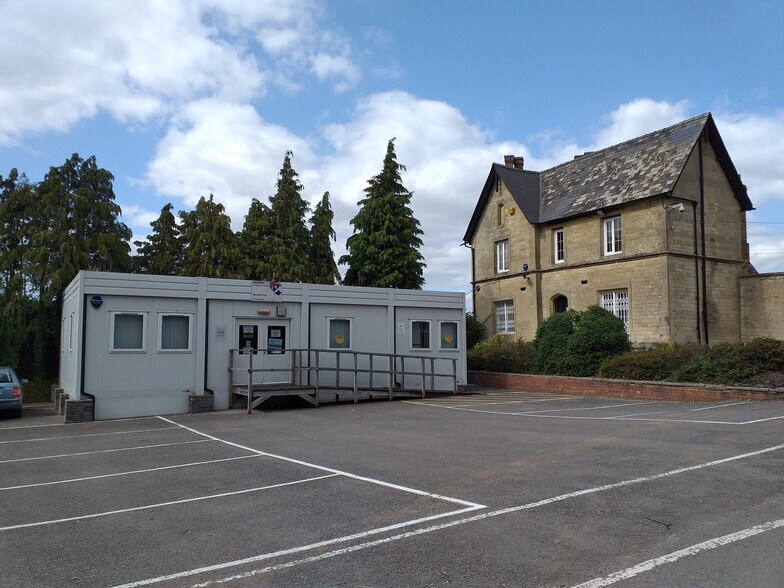 Bristol Rd, Stonehouse for sale - Primary Photo - Image 1 of 1