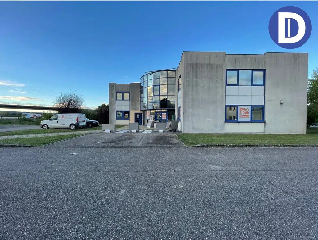 Location Bureaux 93 m² - Photo 1