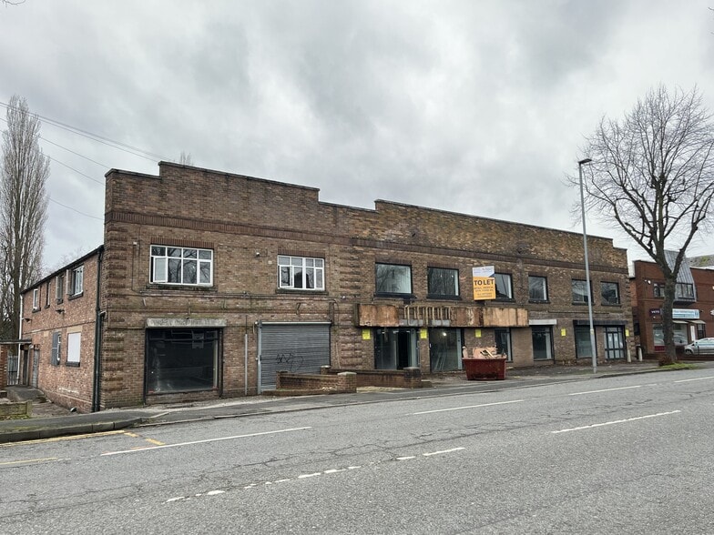 348-350 Wilderspool Causeway, Warrington to rent - Building Photo - Image 2 of 4