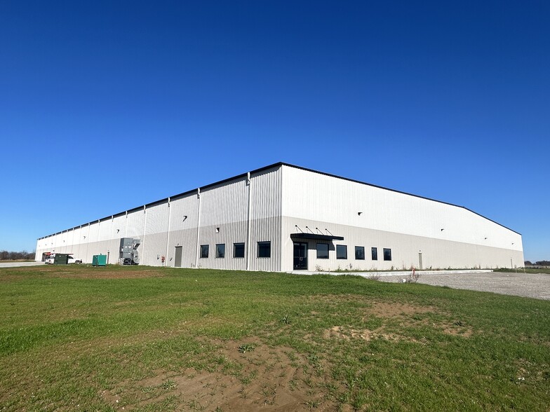 11734 Industrial Park Dr, Elberfeld, IN for rent - Building Photo - Image 1 of 10