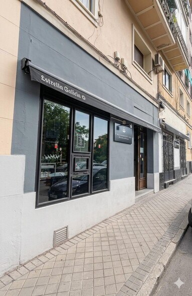 Retail in Madrid, Madrid to rent - Building Photo - Image 2 of 4