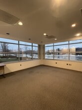 30201 Orchard Lake Rd, Farmington Hills, MI to rent Interior Photo- Image 2 of 6