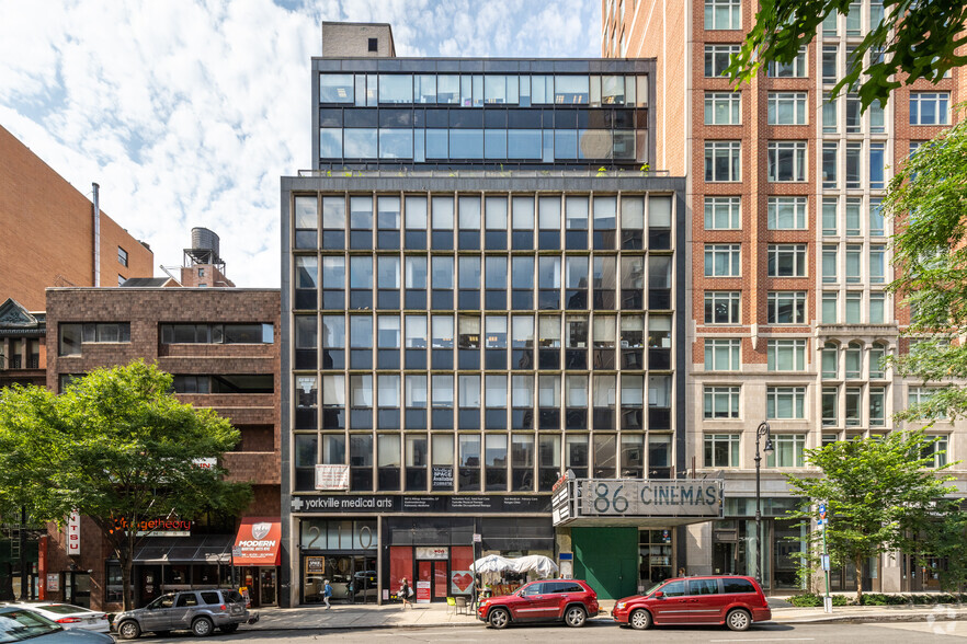 210 E 86th St, New York, NY for rent - Building Photo - Image 1 of 8