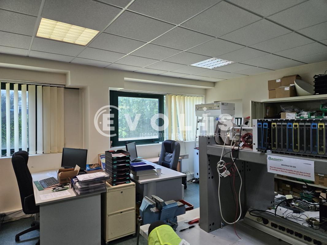 Light Industrial in Morangis for sale Interior Photo- Image 1 of 9