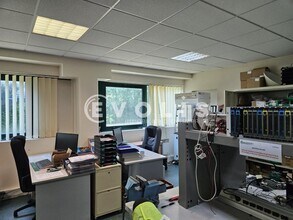 Light Industrial in Morangis for sale Interior Photo- Image 1 of 9
