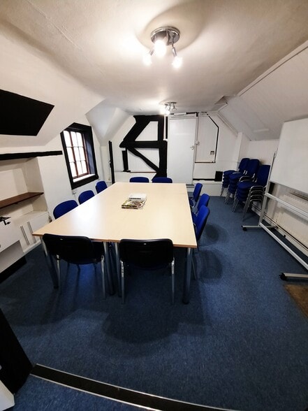 71 High St, Bromsgrove to rent - Interior Photo - Image 3 of 4