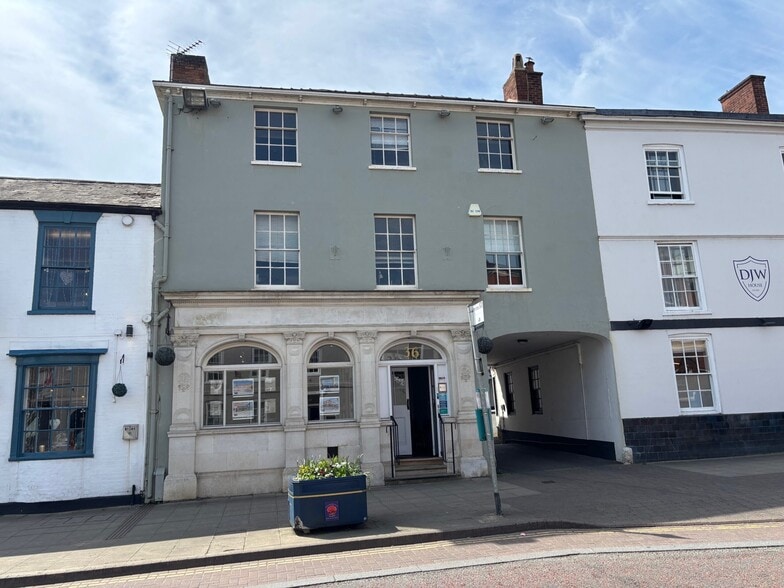36 High St, Great Easton to rent - Primary Photo - Image 1 of 3