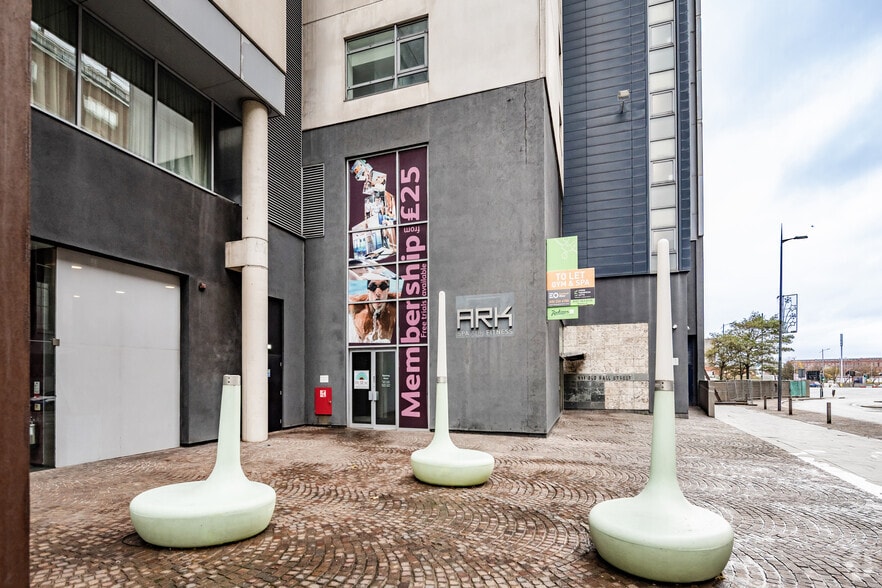 109 Old Hall St, Liverpool to rent - Primary Photo - Image 1 of 4