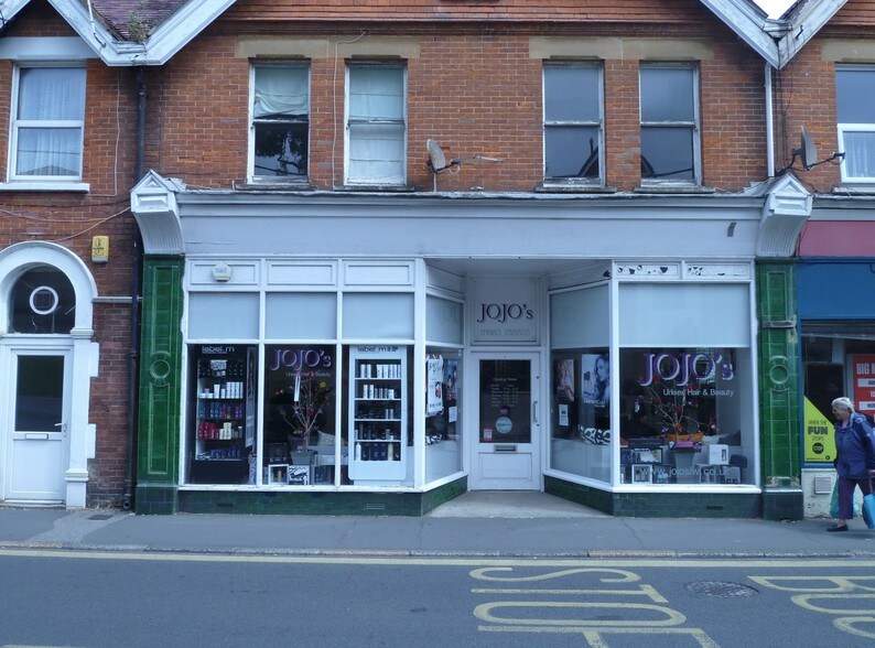 3 School Green Rd, Freshwater PO40 9AJ UK