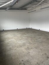 Cray Ave, Orpington to rent Interior Photo- Image 2 of 2
