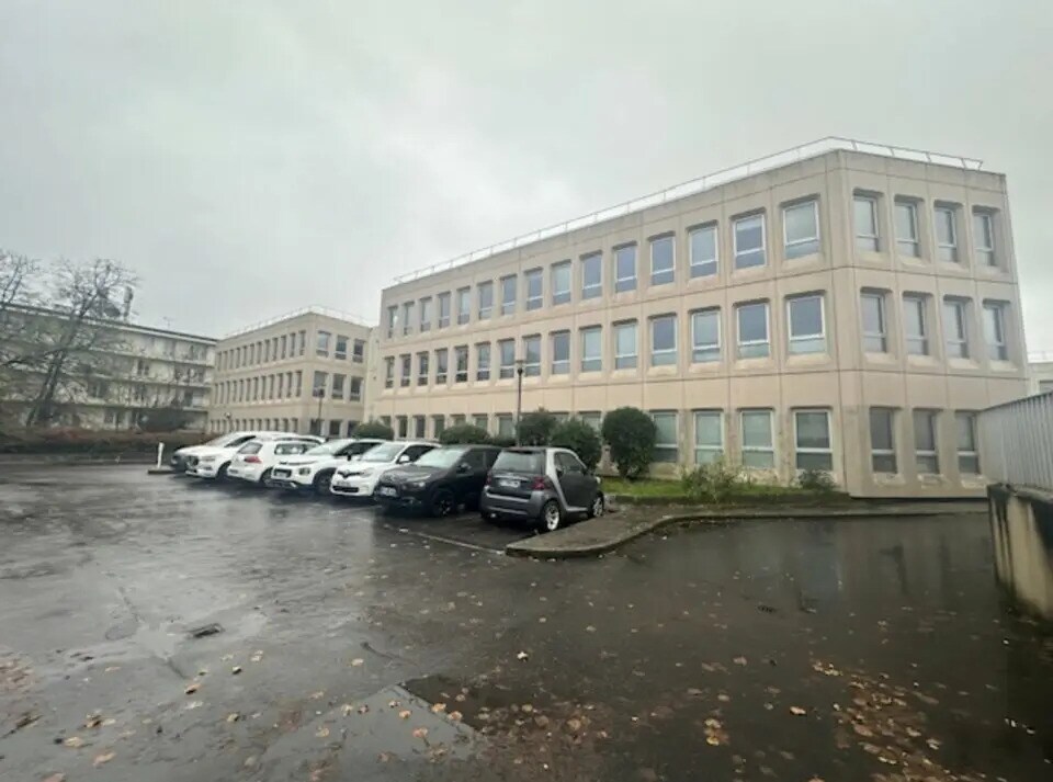 Vente Bureaux 3 966 m² - Photo 1