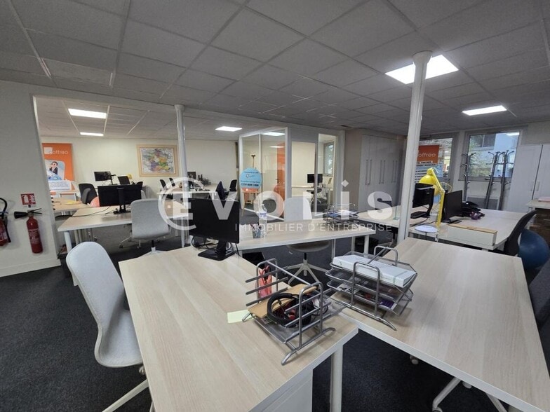 Office in Orsay for sale - Interior Photo - Image 2 of 12