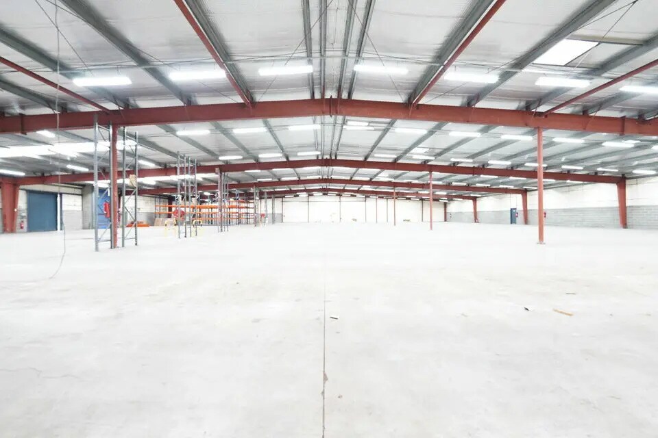 Light Industrial in Saint-Quentin-Fallavier for sale Building Photo- Image 1 of 13