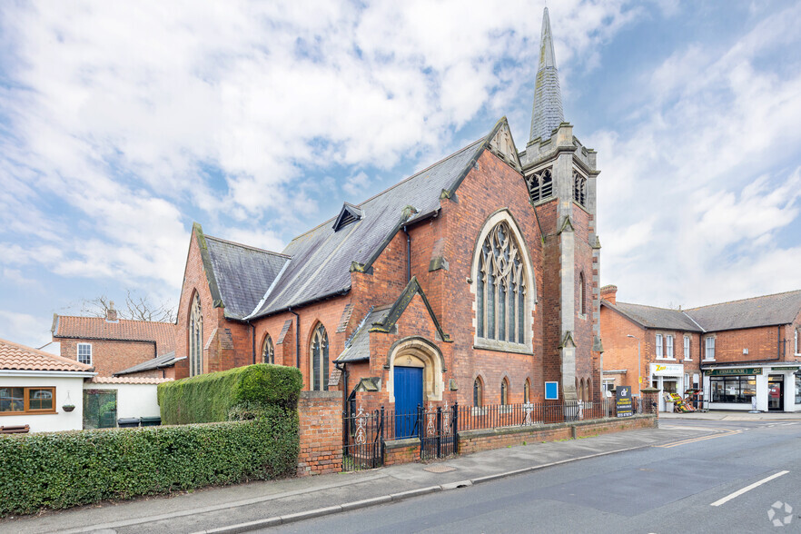 Meadow Ln, Nottingham for rent - Building Photo - Image 2 of 11