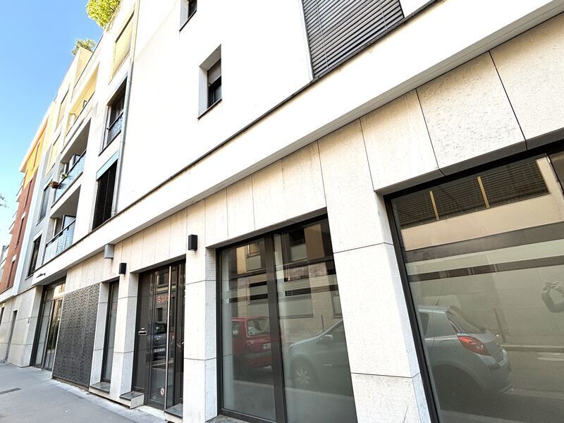 Office in Lyon to rent Building Photo- Image 1 of 6