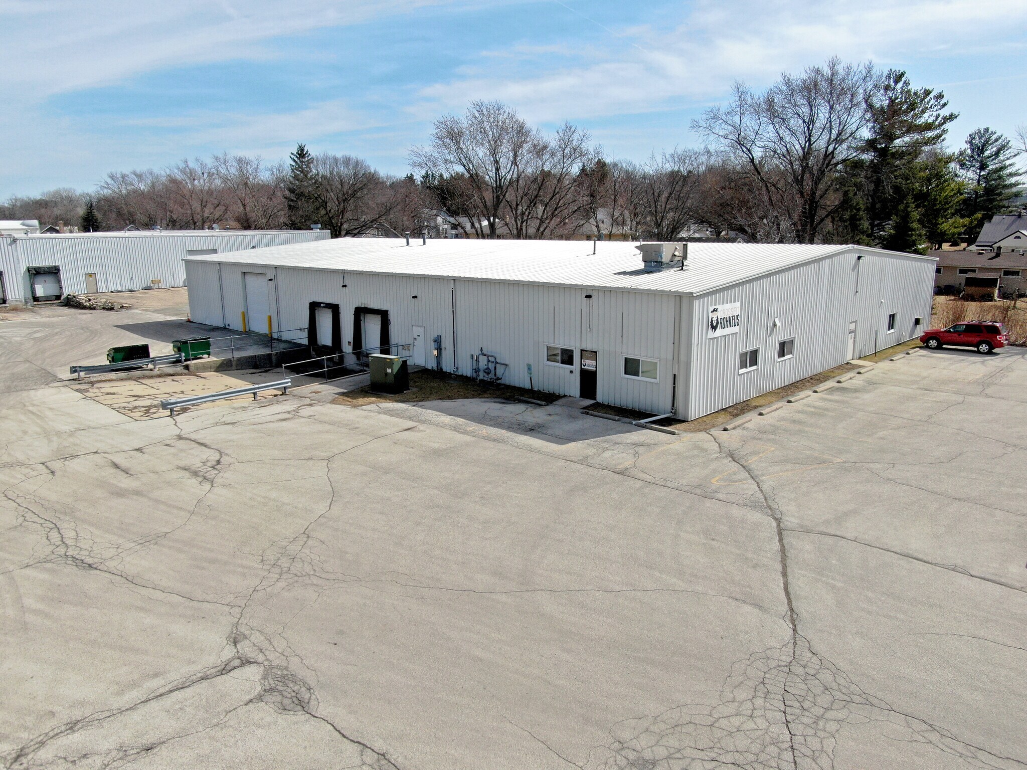 662 Armour Rd, Oconomowoc, WI for sale Building Photo- Image 1 of 1