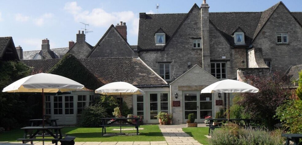 12 Gloucester St, Cirencester for sale - Primary Photo - Image 1 of 1