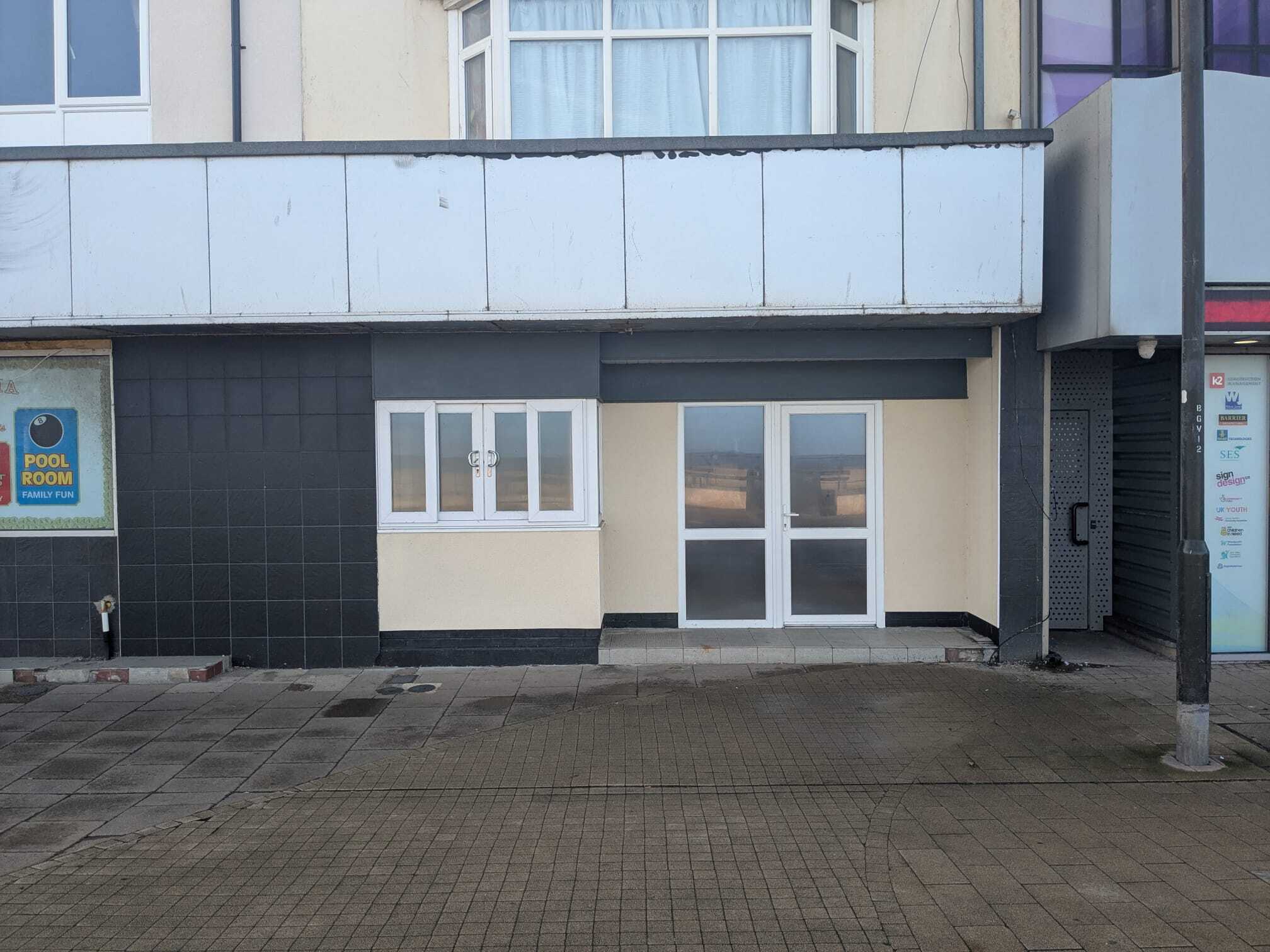 30-33 Esplanade, Redcar to rent Building Photo- Image 1 of 4