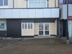 30-33 Esplanade, Redcar to rent Building Photo- Image 1 of 4