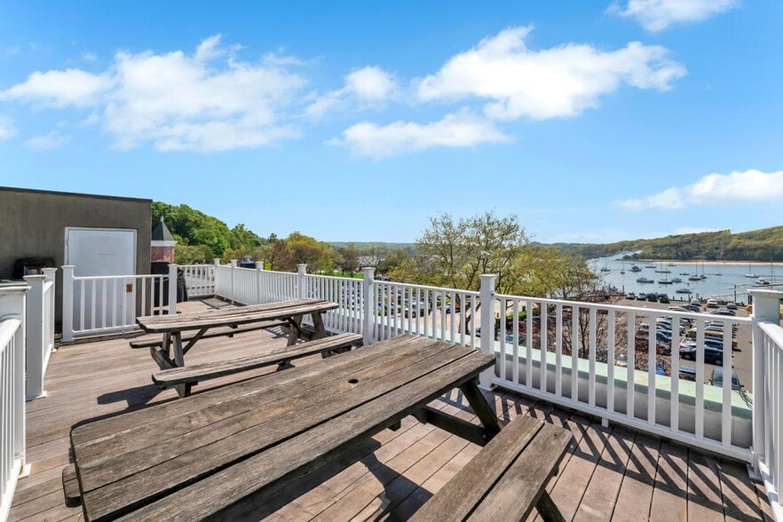 39 Main St, Northport, NY to rent - Building Photo - Image 3 of 33