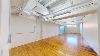 807 Broadway St NE, Minneapolis, MN for rent Interior Photo- Image 1 of 3