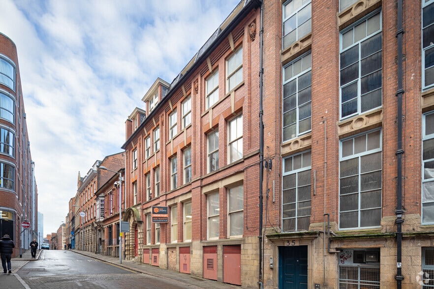 Warser Gate, Nottingham to rent - Building Photo - Image 2 of 3