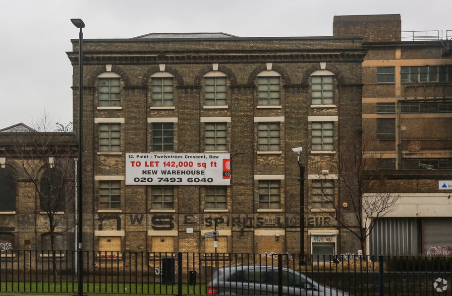 23-26 Gillender St, London to rent - Building Photo - Image 3 of 4