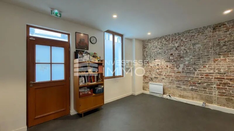 Retail in Paris to rent - Interior Photo - Image 2 of 5