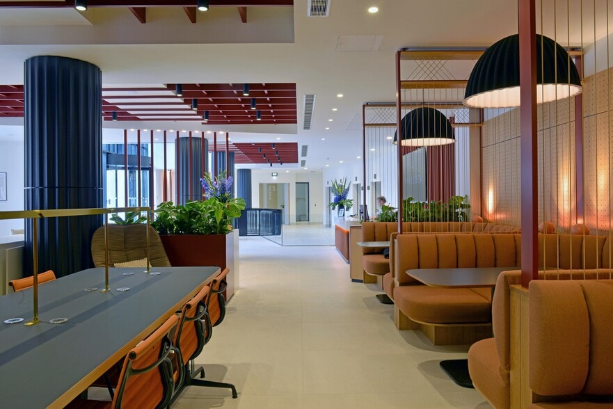 70 Great Bridgewater St, Manchester to rent - Interior Photo - Image 2 of 17