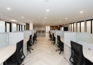 185 Great Neck Rd, Great Neck, NY to rent Interior Photo- Image 2 of 2