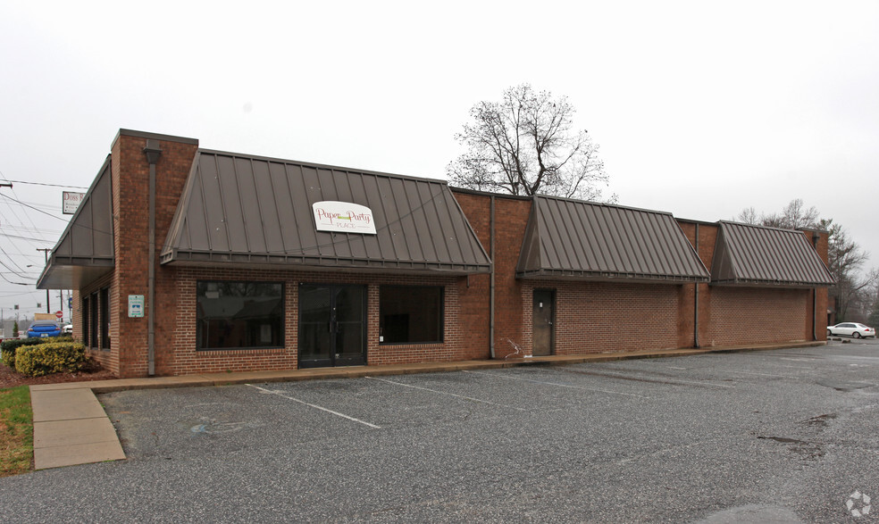 205 E Lexington Ave, High Point, NC for sale - Primary Photo - Image 1 of 1