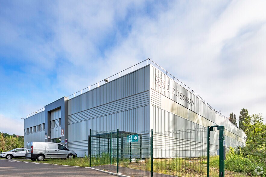 17 Rue D'Epluches, SAINT-OUEN-L'AUMONE to rent - Building Photo - Image 2 of 7